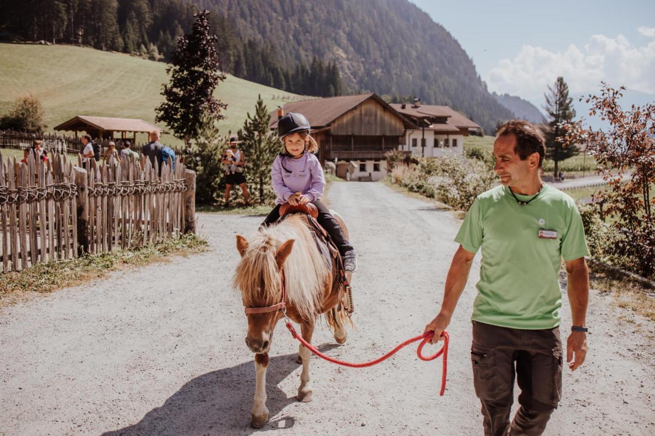 Familienhotel Huber Valles Esterno foto